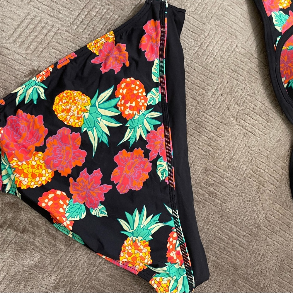Adorable Patterned Sunseeker Patterned Swimsuit - image 7